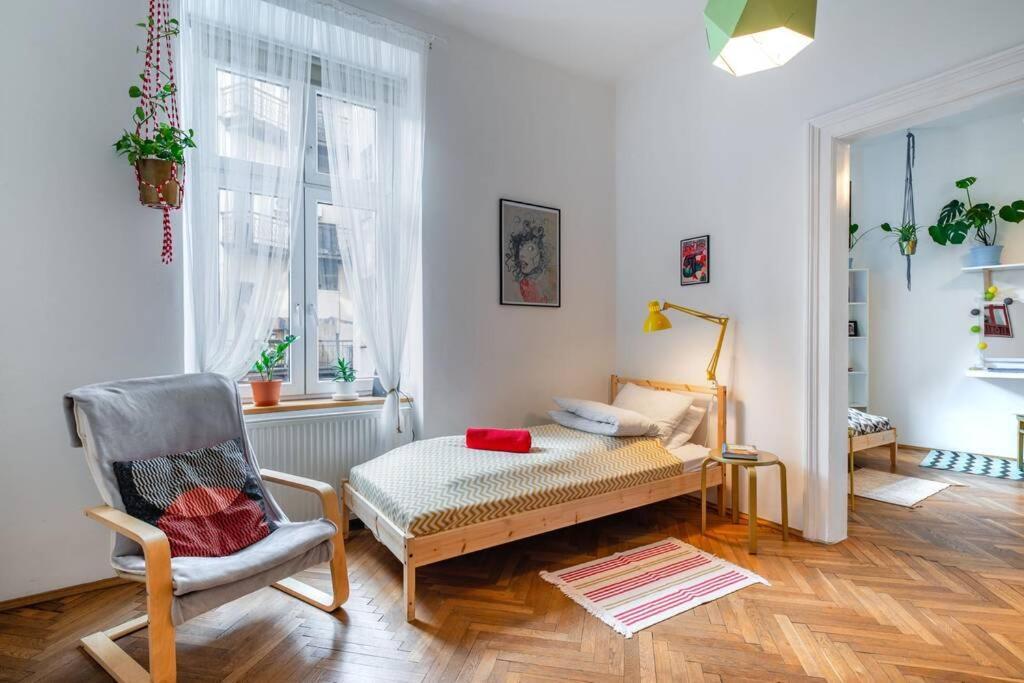 Blue Peace-Apartment With Free Parking In Center For 1-6 People Krakow Exterior photo