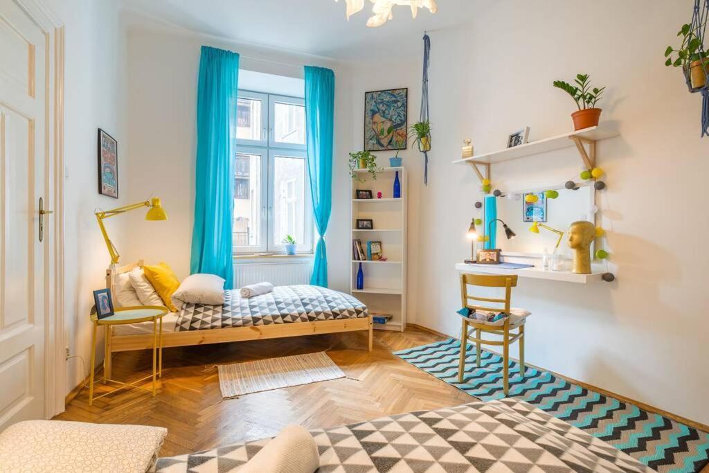 Blue Peace-Apartment With Free Parking In Center For 1-6 People Krakow Exterior photo