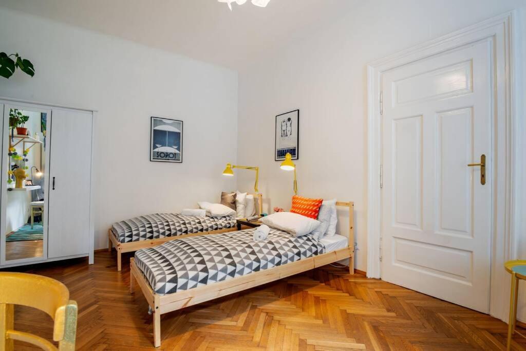 Blue Peace-Apartment With Free Parking In Center For 1-6 People Krakow Exterior photo